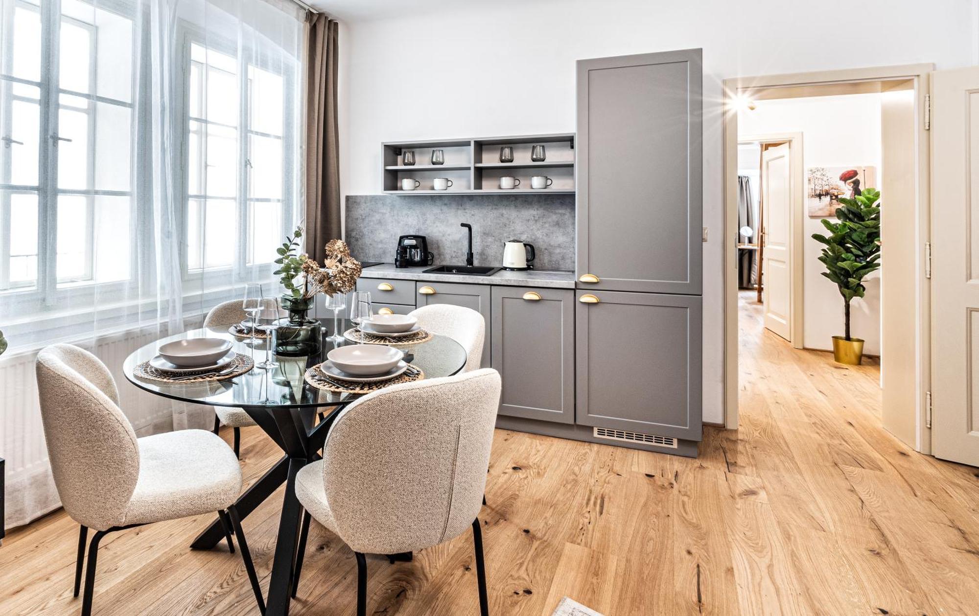 Beautifully Renovated Apartments At Lesser Town Praga Exterior foto